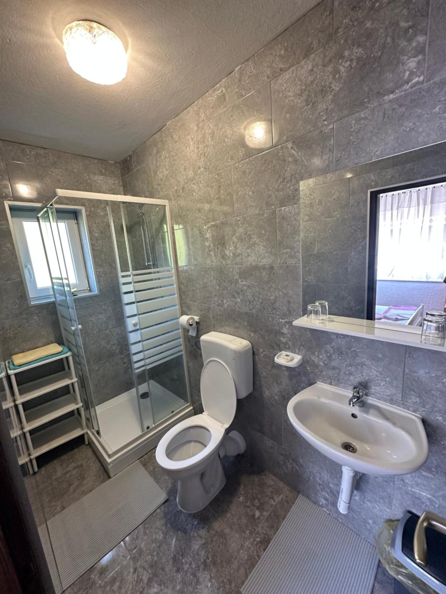 Rooms Anita Sibinj ซีบินีย์ กริมโปตสกี ภายนอก รูปภาพ